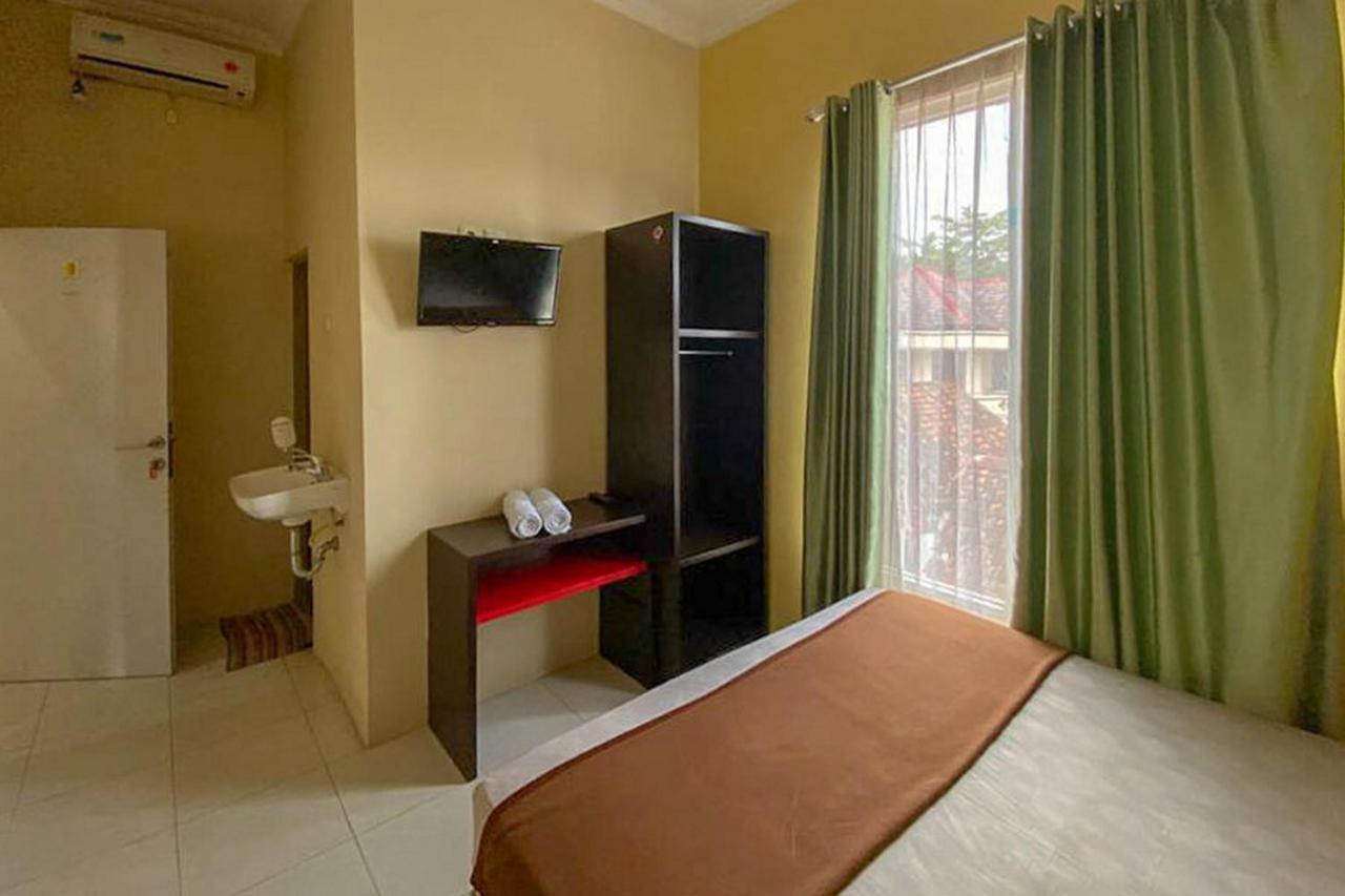 Rama Shinta Homestay Near Gembira Loka Zoo Redpartner ยอกยาการ์ตา ภายนอก รูปภาพ