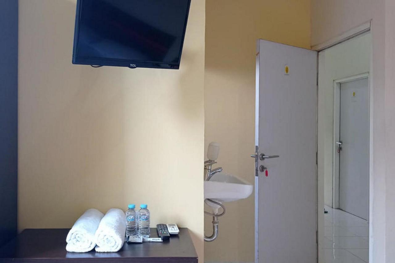 Rama Shinta Homestay Near Gembira Loka Zoo Redpartner ยอกยาการ์ตา ภายนอก รูปภาพ